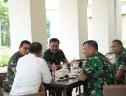 Danpushidrosal Anjangsana Ke Kediaman Jenderal TNI (Purn) Gatot Nurmantyo