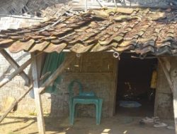 Sungguh Miris ! Rumah Salah Satu Warga di Kecamatan Katibung Hampir Roboh dan Tak Layak Dihuni
