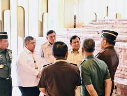 Panglima TNI Dampingi Presiden RI Saksikan Penyerahan Uang Sitaan Hasil Korupsi  Rp 13,25 Triliun di Kejaksaan Agung