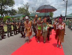 Dandim 1710/Mimika Sambut Kedatangan Pangdam XVII/Cenderawasih Dalam Kunjungan Kerjanya Ke Kodim 1710/Mimika