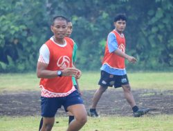 Tak Hanya Bangun Desa, Satgas TMMD ke-126 Kodim 1505/Tidore Ajak Pemuda Jaga Silaturahmi Lewat Sepak Bola