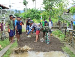 Wujud Kepedulian, Satgas TMMD dan Warga Kompak Perbaiki Jalan Desa