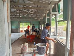 Semangat Terus Berlanjut, Satgas TMMD 126 Kodim Tambrauw Lanjutkan Perehaban Gereja di Tahap Dinding dan Pemasangan Keramik