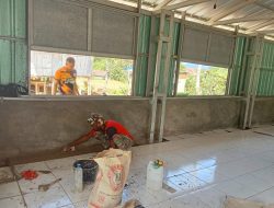 Satgas TMMD 126 Kodim Tambrauw Masuki Tahap Finishing Pemasangan Keramik dan Pengecatan Gereja Advent