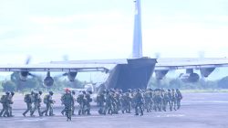 Lanud Sultan Hasanuddin Sukses Dukung Latihan Para Dasar Kostrad, 180 Prajurit Disematkan Brevet Para