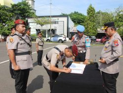 Polres Tuban Gelar Upacara Serah Terima Jabatan (Sertijab) Kasat Reskrim dan Kasat Lantas yang Di Pimpin Langsung Oleh Kapolres Tuban AKBP William Cornelis Tanasale