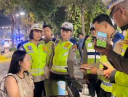 Polisi Razia Pemobil Mabuk di Jalan Gubernur Suryo Surabaya, Usai Pesta Halloween