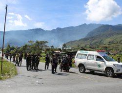 Kodim 1714/Puncak Jaya Gelar Patroli Bersama TNI-Polri Hadir Tak Sekadar Pengamanan, Tapi Wujud Kepedulian untuk Masyarakat Aman dan Nyaman