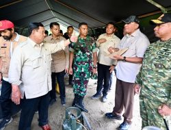 Panglima TNI Dampingi Presiden RI Tinjau Jembatan Bailey dan Pengungsian Korban Bencana di Bireuen, Aceh