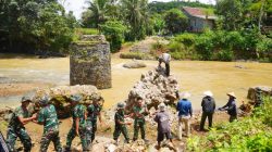 TNI Bangun Jembatan Gantung 80 Meter Untuk Percepat Mobilitas Warga Sukabumi