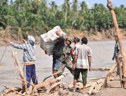 Akses Terputus, Kodam IM Gunakan Tali Kirim Bantuan ke Daerah Terisolir di Bireuen