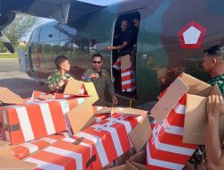 TNI Dropping Logistik dengan Metode Airdrop di Gayo Lues