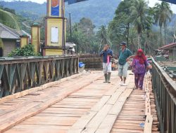 Yonzipur I/DD Rampungkan Pemasangan Jembatan Bailey di Anggoli