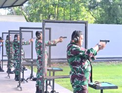Pelihara Kemampuan Dasar Prajurit, Perwira Lanud Sultan Hasanuddin Laksanakan Latihan Menembak