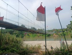 Prajurit TNI Rampungkan Renovasi Jembatan Gantung Garuda, Akses Desa Bandar Kuala Kembali Pulih