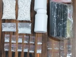 Peredaran Narkoba di Tambaksari, Polisi Amankan 109 Gram Sabu dan 2.000 Pil LL