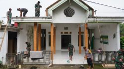 Sinergitas Satgas TMMD Ke 127 Kodim 0808/Blitar Dan Warga, Kerja Bakti Bersihkan Masjid Darul Muna Jelang Ramadhan 1