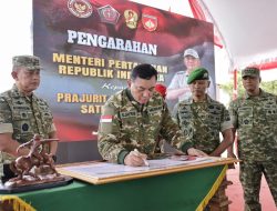Wapang TNI Dampingi Menhan RI Tinjau Yonif TP 888, Perkuat Pertahanan Negara