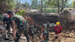 TNI AD Bangun Jembatan Gantung di Bonjol Pasaman, Percepat Pemulihan Akses Warga Pascabencana