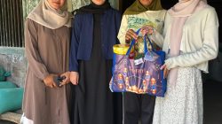 Jelang Lebaran, SPPG Sumberjo Malo Bagi-Bagi Parcel Lebaran 2