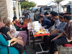 Zulhas Salurkan Dana Santunan Anak Yatim Piatu: Melalui LMPI Lampung Selatan dan Bagikan Takjil di Sekretariat: Wujud kepedulian Sosial