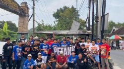 Punkshter Khulonan Bagikan Takjil kepada Pengguna Jalan di Kecamatan Malo