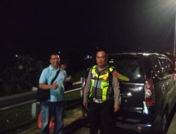 Manfaatkan Layanan 110, Pemudik di Bakauheni Dapat Bantuan Cepat dari Polisi