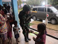 Tim Patroli Gabungan Koops TNI Papua Evakuasi 21 Pengungsi di Aifat Timur Jauh Maybrat