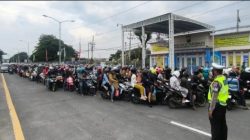 Puncak Mudik, Polres Pelabuhan Tanjungperak Lakukan Rekayasa Lalu Lintas di Suramadu