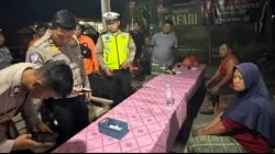 Sigap dan Humanis Polisi Bantu Pemudik yang Tersesat di Ngawi