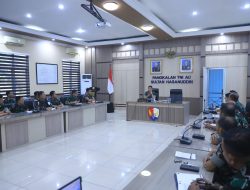 Komandan Lanud Sultan Hasanuddin Pimpin Rapat Staf, Tekankan Kepemimpinan Berbasis Keteladanan dan Kecerdasan Emosional