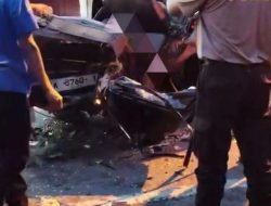 ‎Telah Terjadi Kecelakaan di Jalan Raya Ponco, Mobil Pik-up Tabrak Damp Truk Parkir