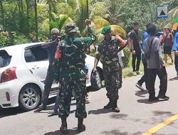 Pengamanan Humanis Babinsa Mapurujaya di Prosesi Ibadah dan Jalan Salib