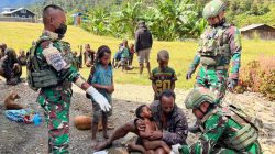 Tiga Warga Distrik Sinak Terluka Akibat Penembakan OPM, Dievakuasi dengan Bantuan TNI dan Warga 2