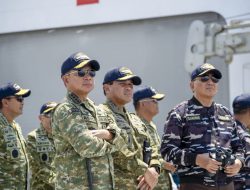 Panglima TNI Dampingi Menhan RI Tinjau Latihan Gabungan di Karimunjawa