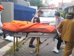 Warga Karang Asem Dihebohkan Wanita Membusuk di Depan Kamar Rumah