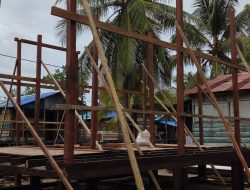 TMMD Ke-128 Kodim 1710/Mimika Gunakan Kayu Besi Berkualitas untuk Bangun Rumah Layak Huni di Kampung Keakwa