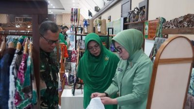 Merajut Harapan dengan Sasirangan, Kisah Humanis Persit yang Menjaga Warisan dan Menguatkan Kemandirian