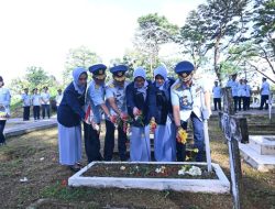 Danlanud Sultan Hasanuddin Hadiri Ziarah HUT Ke-80 TNI AU di TMP Panaikang