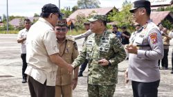 Panglima TNI Dampingi Menhan RI Tinjau Penertiban Lahan Tambang di Kalteng 3