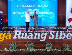 Panglima TNI Terima Penghargaan Adhibhakti Sanapati dan Berikan Ceramah Umum di BSSN