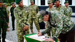 Wapang TNI Dampingi Menhan RI Tinjau Kesiapan Yonif TP 805/KSW di Papua Barat