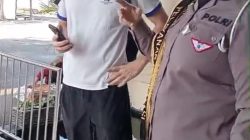 Polwan RTMC Ditlantas Polda Jatim Layani WNA dengan Humanis dan Fasih Berbahasa Inggris