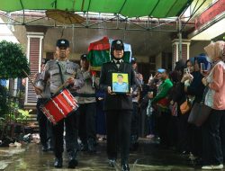 Polda Lampung Berduka: Kapolda Hadiri Upacara Pemakaman Bripka Anumerta Arya Supena yang Gugur Dalam Tugas