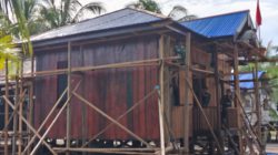 Satgas TMMD Ke-128 Kodim 1710/Mimika: Pemasangan Atap Rampung, Progres Pembangunan 5 Rumah Capai 90 Persen