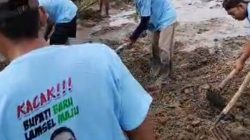 Jalan Rusak Bertahun-tahun, Warga Gotong Royong Perbaiki Sendiri: warga nagih Janji Bupati dan Wakil Bupati 