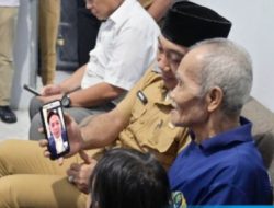Ditahan 3 Bulan, Mbah Mujiran (72) Bebas Lewat Restorative Justice, Pulang Disambut Keluarga dan dikawal langsung Wakil Bupati 2