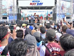 Panglima TNI Dampingi Presiden RI Hadiri  Hari Buruh Internasional