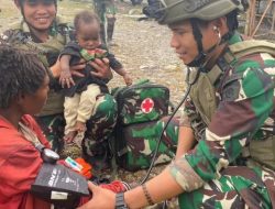 Prajurit Koops TNI Habema Serentak Berikan Pelayanan Kesehatan di Pelosok Papua