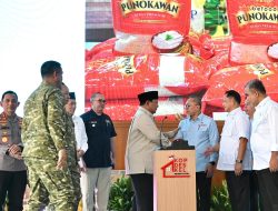 Panglima TNI Dampingi Presiden RI Resmikan 1.061 KDKMP di Jawa Timur